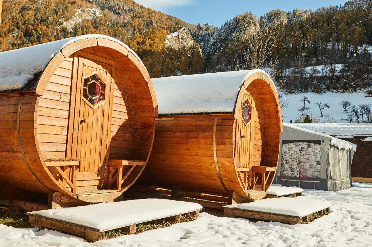Camping Dreilaendereck Blockhuetten & Apartments Ried im Oberinntal Exterior photo